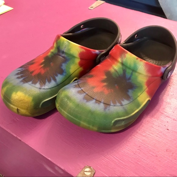 crocs bistro tie dye